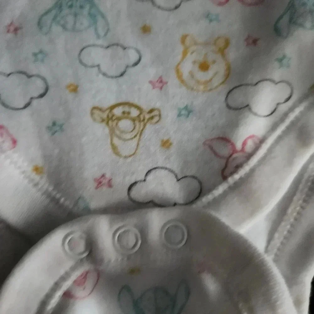 Winnie the Pooh Gendee Neutral Infant‎ onesie Size 3-6 Months